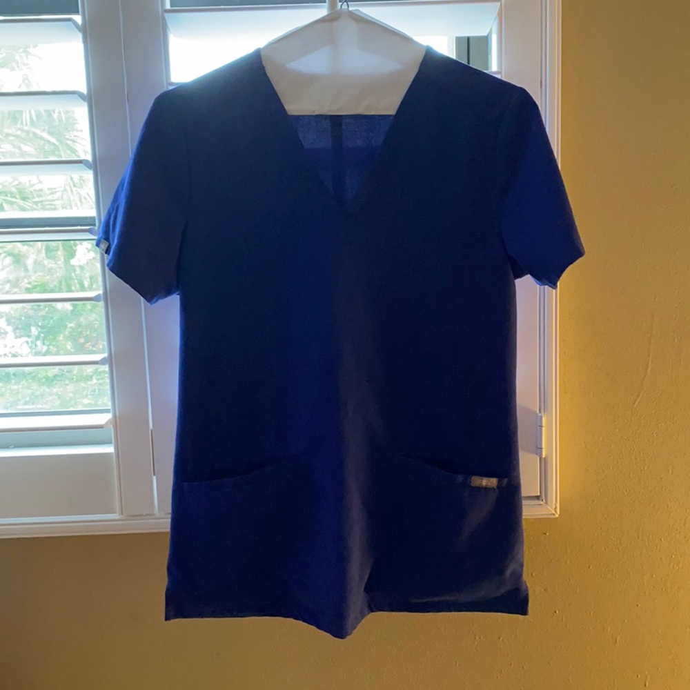 Figs Casma Top in Deep Royal Blue/Galaxy Blue